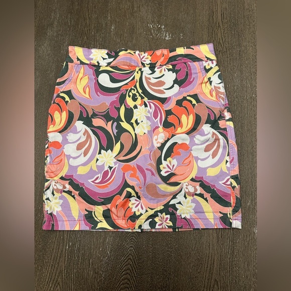 Boston Proper Pants - BOATON PROPER PASTEL PAISLEY SKORT - Size 10 SKU:406